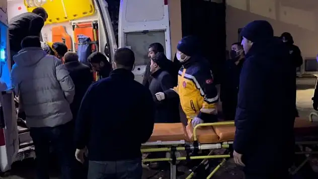 Çığ düşmesi sonucu hayatını kaybeden 2 kişinin cenazeleri ilçeye getirildi