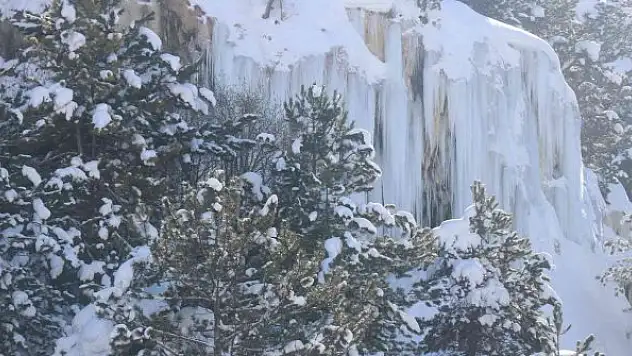 Bolu'nun Pamukkalesi' Akkayalar beyaz örtüyle kaplandı