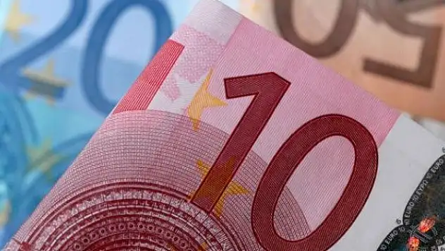 Alman ekonomisi Delta ve Omicron kısıtlamalarıyla küçüldü