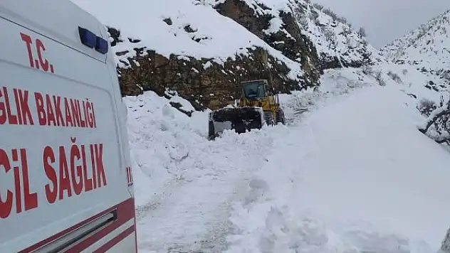 Covid hastasını 8 saatlik çalışma ile hastaneye ulaştırdılar