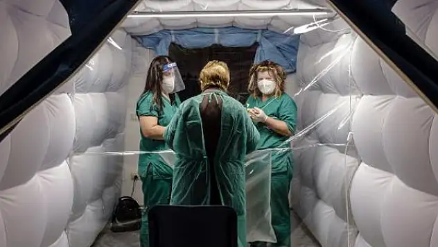 İtalya'da vaka sayılarındaki gerileme sürüyor