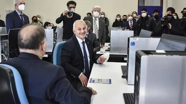 İTÜ'de Hava ve Uzay Araçları Tasarım Laboratuvarı açıldı