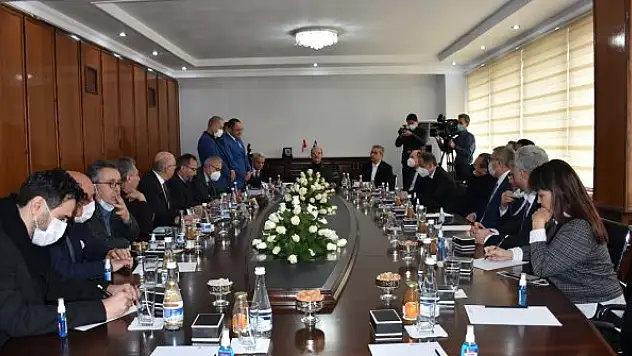YÖK Başkanı Erol Özvar, TOBB ETÜ Taşkent'i ziyaret etti
