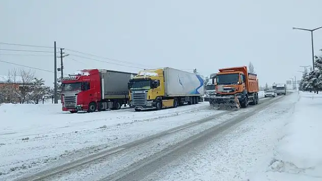 Seydişehir- Antalya kara yolu trafiğe kapatıldı