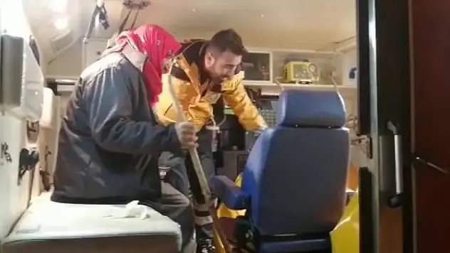 Köyde mahsur kalan hasta 4 saatlik çalışmayla kurtarıldı