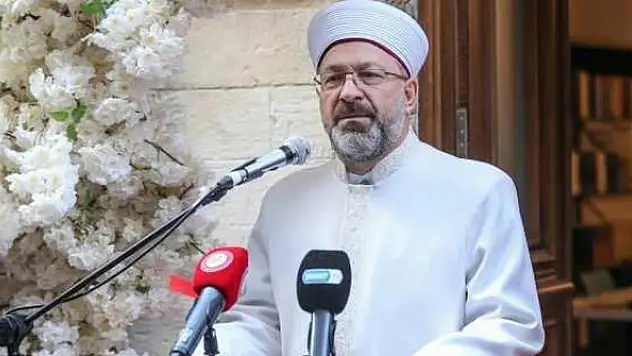 Diyanet İşleri Başkanı Erbaş, Kosova'daki Priştine Merkez Camisi inşaatını inceledi