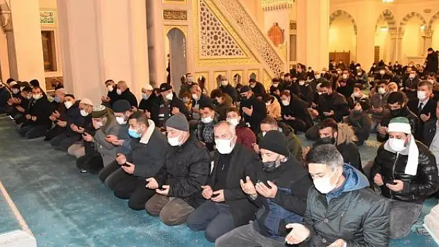 Kırıkkale'de Regaip Kandili dualarla idrak edildi