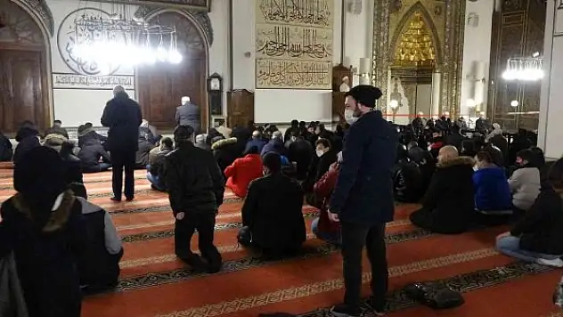 Bursalılar Regaip Kandili'ni Ulu Cami'de idrak etti