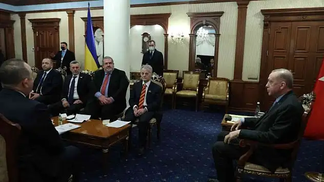 Cumhurbaşkanı Erdoğan, Kiev'de Kırım Tatar heyetini kabul etti