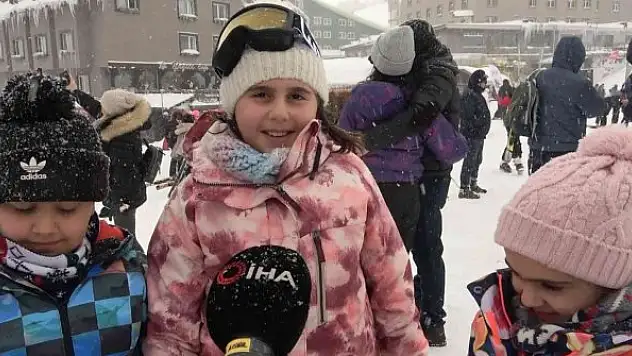 Sömestri tatilinin son günleri Uludağ'da tıklım tıklım