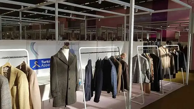 Fransa 2023 İlkbahar-Yaz sezonunu Türk kıyafetleriyle karşılayacak