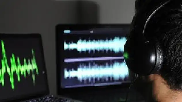 'Usulsüz dinleme' soruşturmasında 8 kişi hala firari