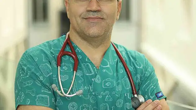 Elektronik sigara, sigaraya alıştırıyor