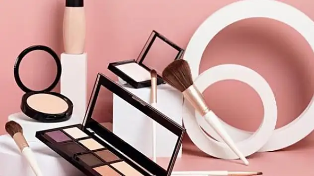 İnternetten alınan bazı kozmetik ürünler sağlığı tehdit ediyor