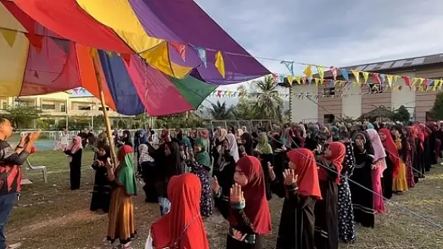 Filipinli yetim çocuklardan Erdoğan'a dua