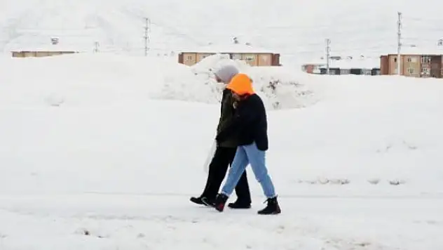 Uşak'ta okullara kar tatili