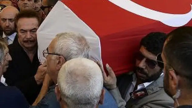 Oyuncu Sümer Tilmaç son yolculuğuna uğurlandı