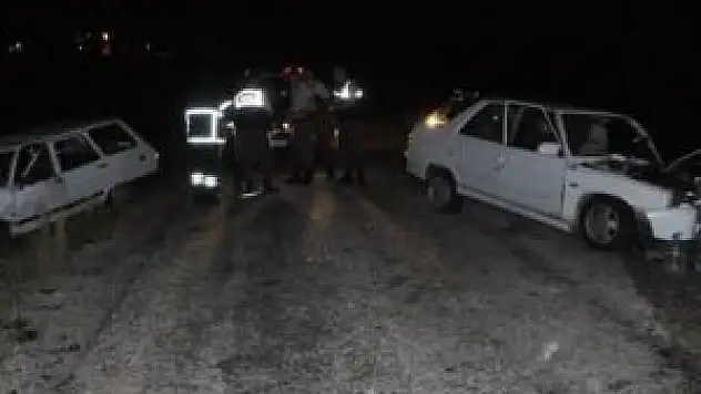 Otomobil mezarlığa düştü: 3 yaralı yüzlerce ölü!