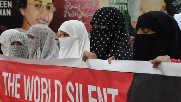 Hindistan: Başörtüsü yasakları iç meselemiz