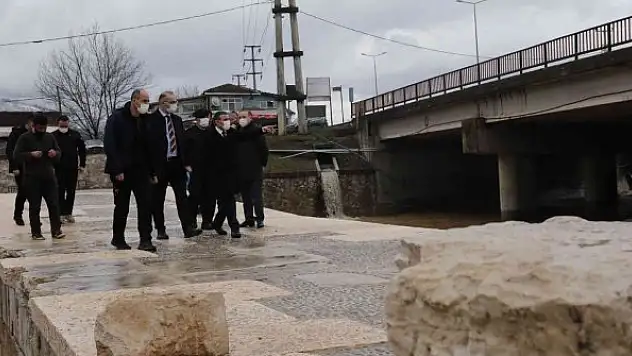 Tarihi Roma köprüsünün restorasyonu sürüyor