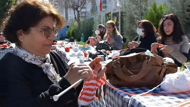 Hünerli eller lösemili çocuklar için ördü