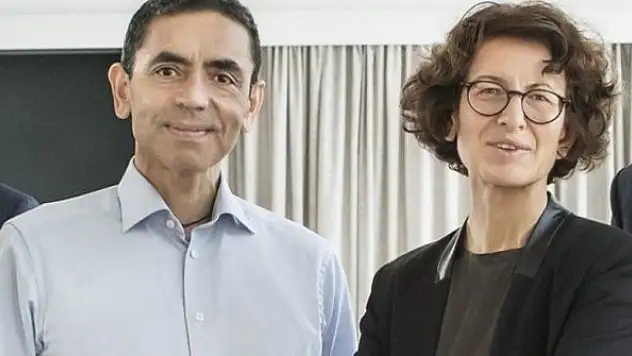 Uğur Şahin ve Özlem Türeci, yılın Atatürkçüsü ödülünü reddetti