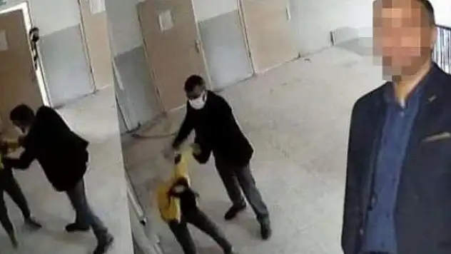 Öğrencisini döven öğretmene hapis cezası