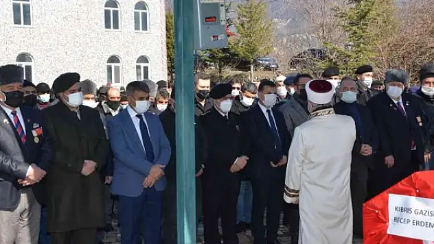 Kıbrıs Gazisi son yolculuğuna resmi törenle uğurlandı