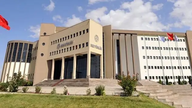 Erciyes Üniversitesi sözleşmeli personel alacak