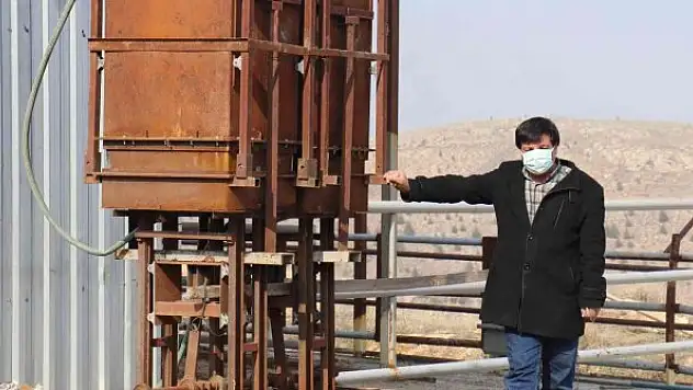 Merakı, sudan elektrik üreten cihaz yaptırdı