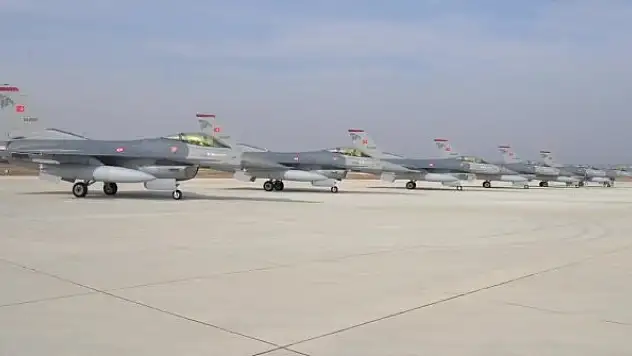 Türk F-16'larından Karadeniz'de önleme eğitimi