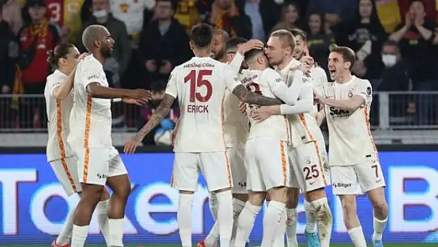 İzmir'de çılgın maç! Galatasaray 90+9'da geri döndü