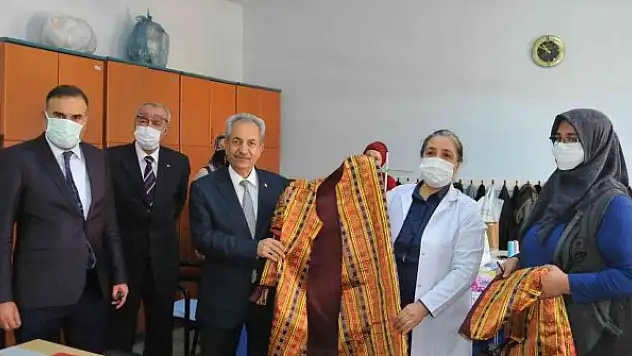 Akkaya dikiş nakış kursiyerleriyle bir araya geldi