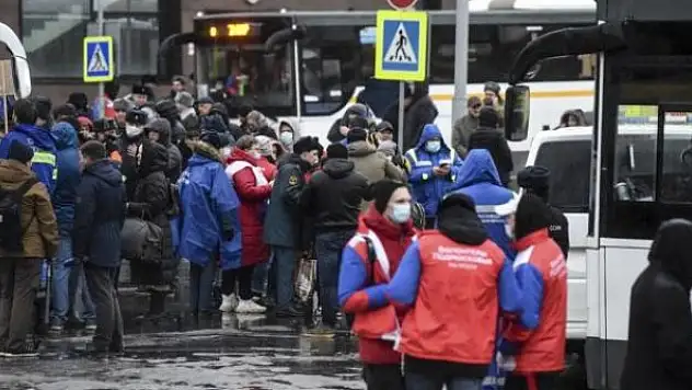 Donbas bölgesinden Rusya'ya tahliye edilenlerin sayısı 100 bine yaklaştı