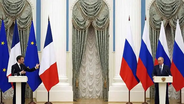 Putin ve Macron telefonda görüştü