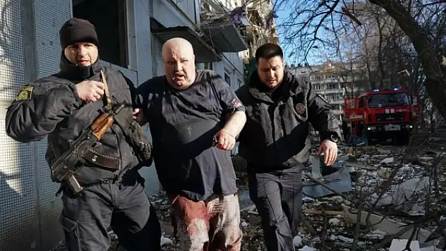 Kızılay'dan Ukrayna'ya çadır ve battaniye yardımı