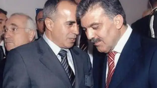 'Erdoğan kavgaya girer, Gül ise kaçar'