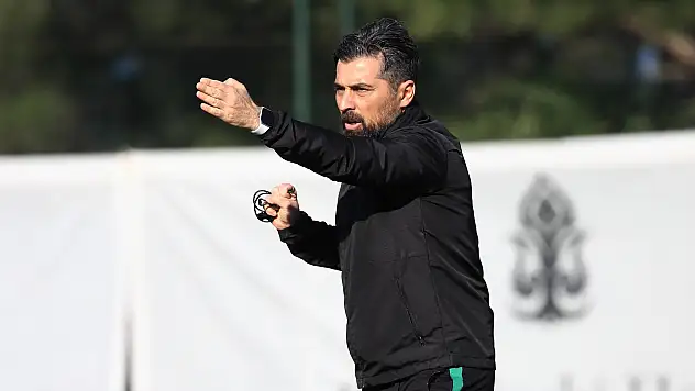 VİDEO İlhan Palut, Alanyaspor maçının öncesinde konuştu
