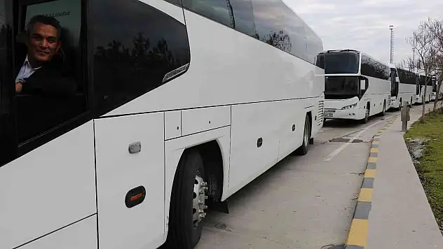 Ukrayna'daki Türk vatandaşlarının tahliyesi için Türkiye'den onlarca otobüs yola çıktı
