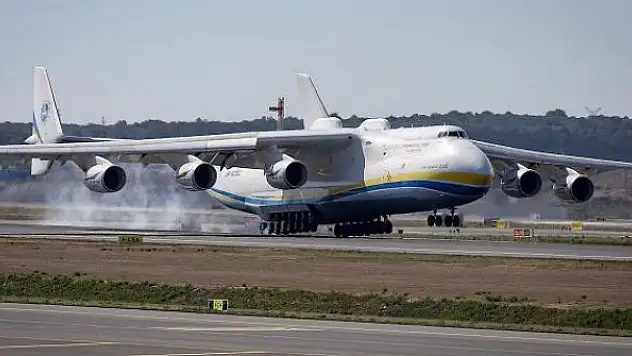 Dünyanın en büyük kargo uçağı Rusya saldırısında yandı