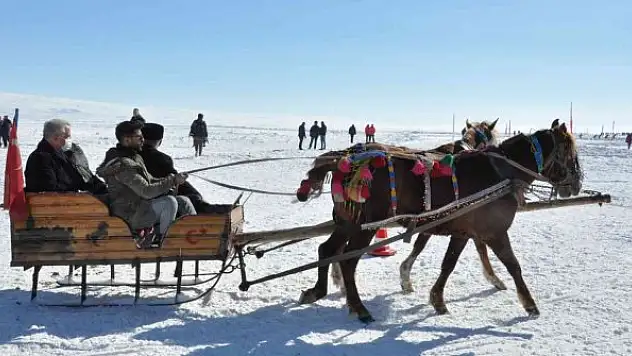 Çıldır Gölü Kars ve Ardahan ekonomisine önemli katkı sağlıyor
