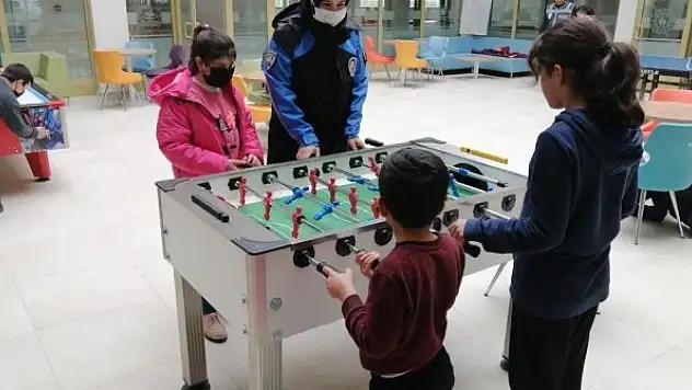 Polis hem bilgilendirdi hem eğlendirdi