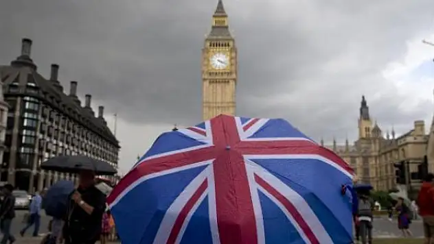 İngiltere limanlarını Rus gemilerine kapattı