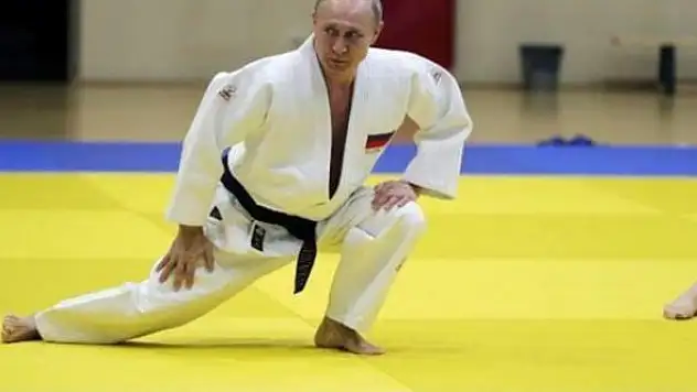 Vladimir Putin'in siyah kuşağı iptal edildi!