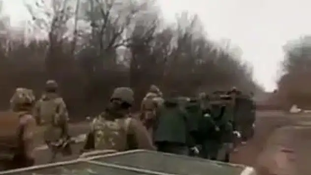 Harkov'da Rus askerleri rehin alındı