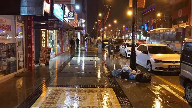 Malatya'da sağanak yağış etkili oluyor