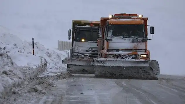 Kar ve tipiden 89 köy yolu ulaşıma kapalı