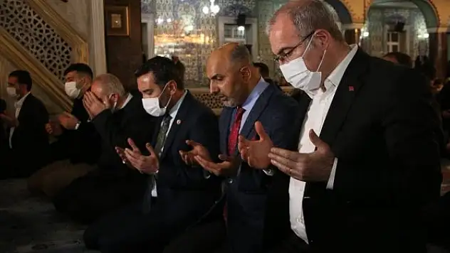 Elazığ'da Osman Paşa ve şehitleri anmak için mevlit programı düzenlendi