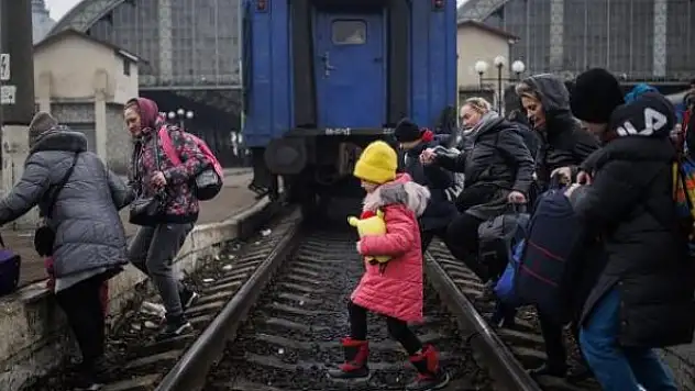 Ukrayna'dan Polonya'ya son 24 saatte 106 bin kişi geçti
