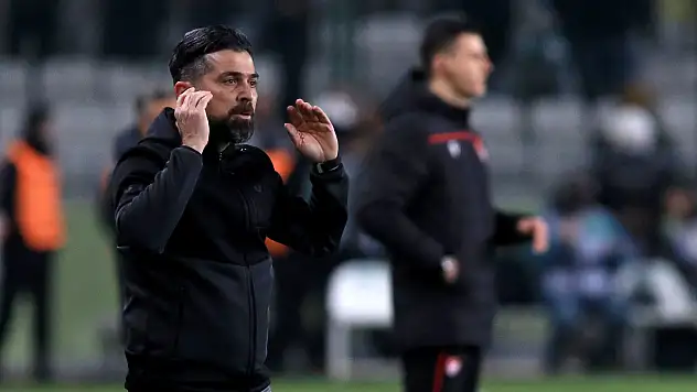 İlhan Palut, gözünü Şampiyonlar Ligi'ne dikti! İşte toplantıdaki tüm açıklamaları...